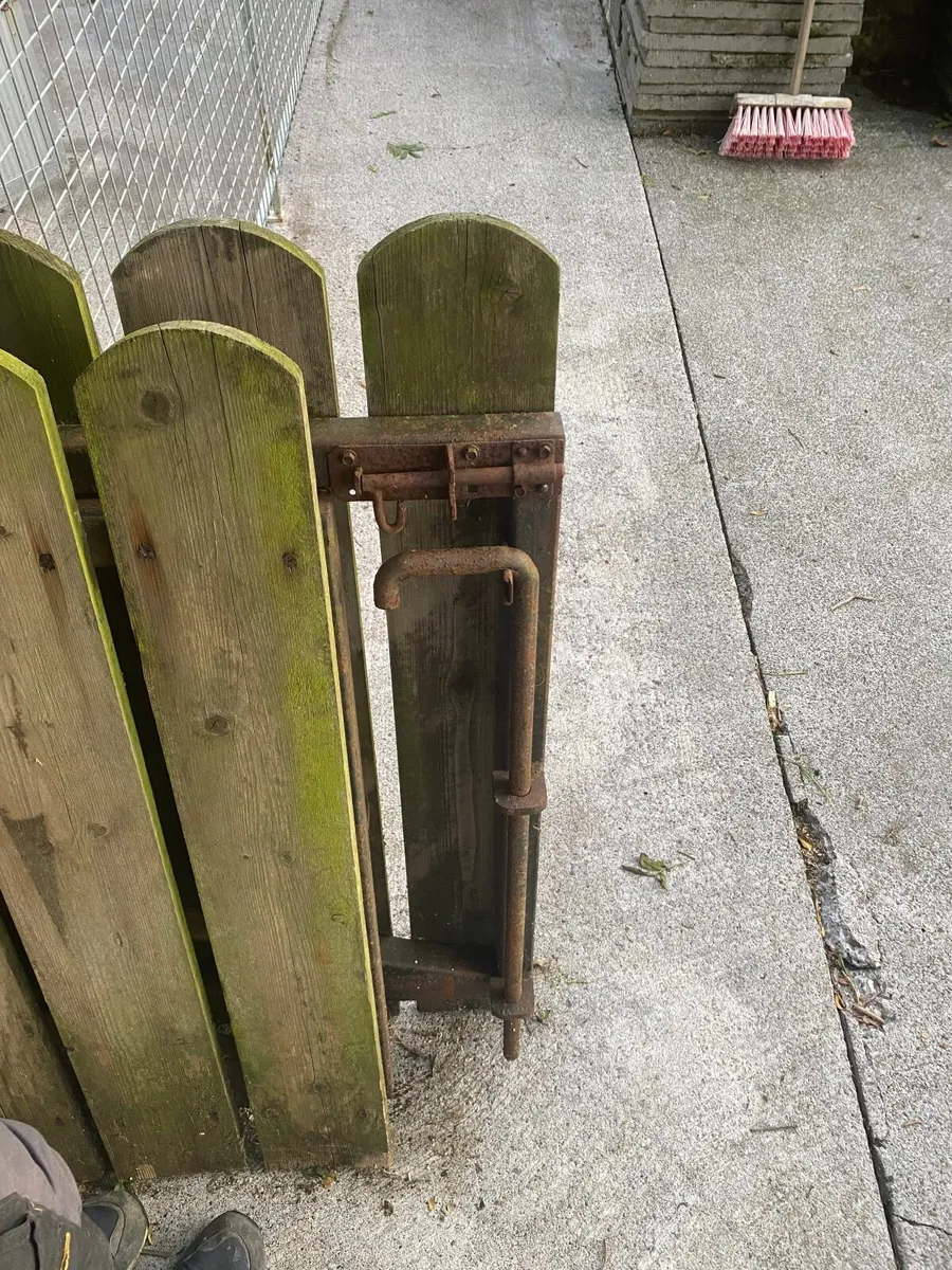 Wooden Gates - Image 3