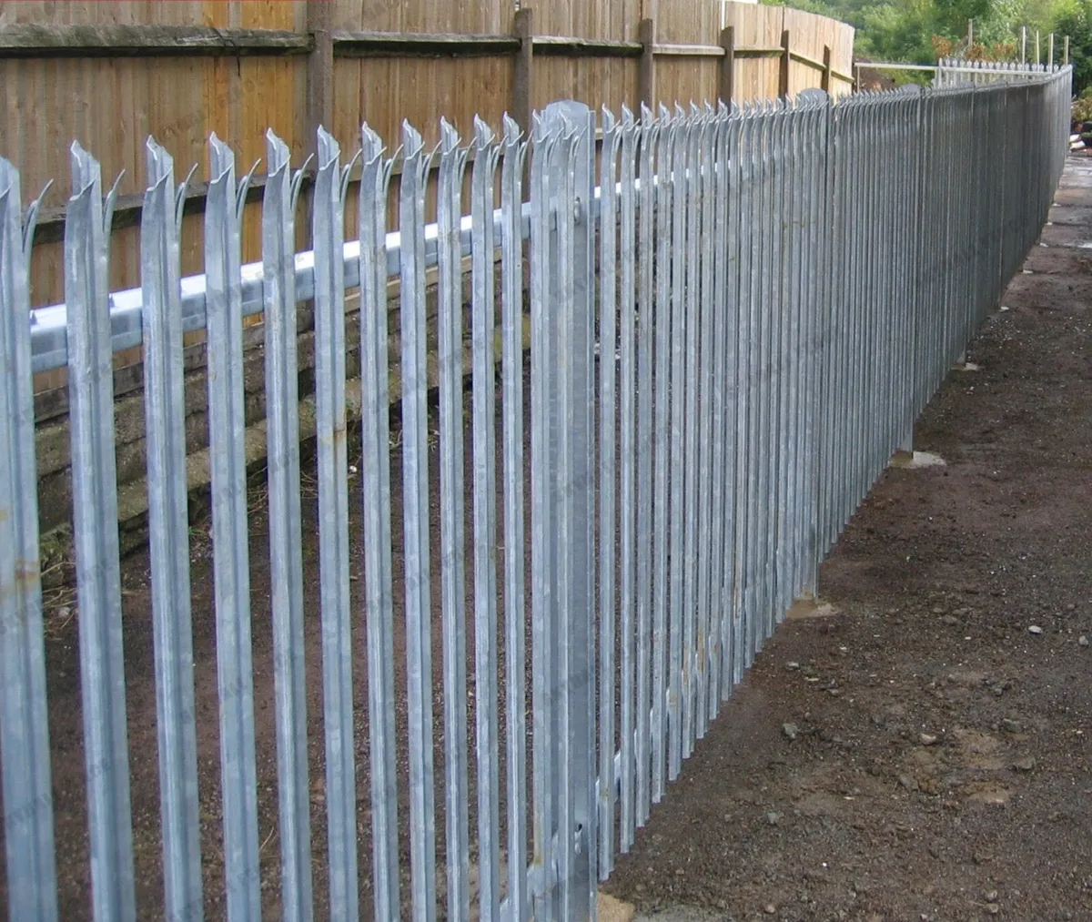 SGS FENCING CONTRACTORS - Image 2