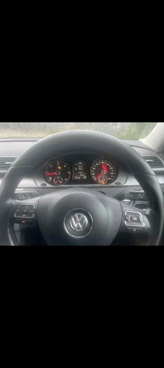 (11) PASSAT 1.6 TDI NCTED 12/25 230MILES - Image 2