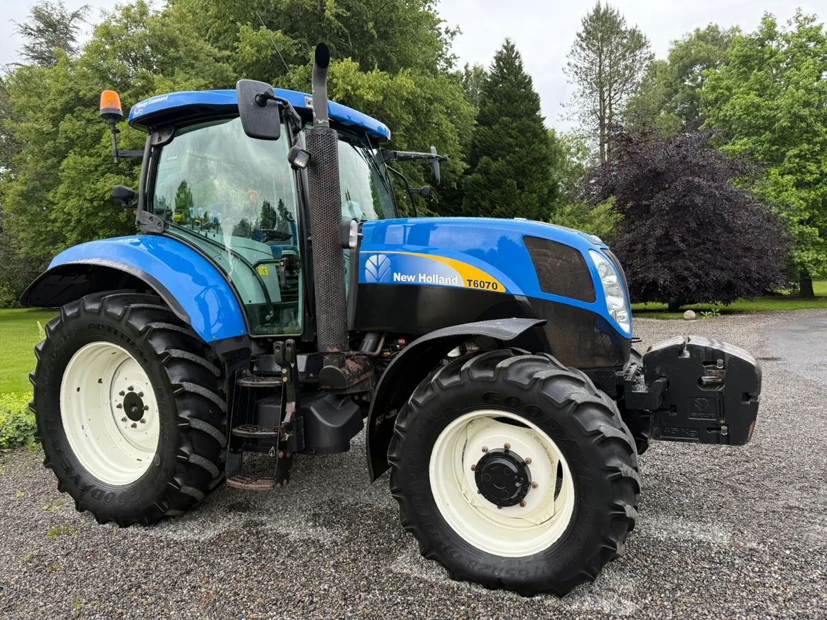 2011 New Holland T6070 R/C **3500 hours** €58950 - Image 1