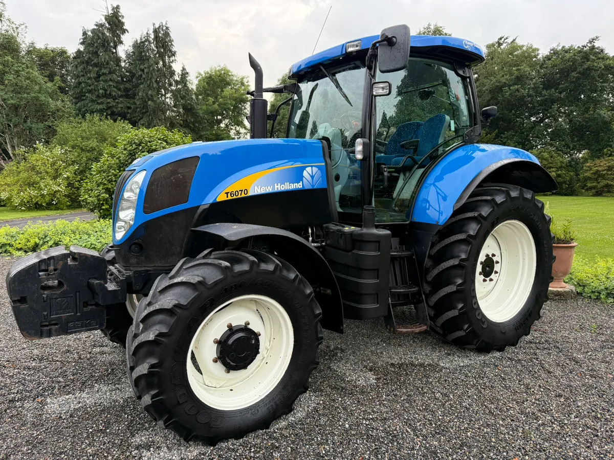 2011 New Holland T6070 R/C **3500 hours** €58950 - Image 2