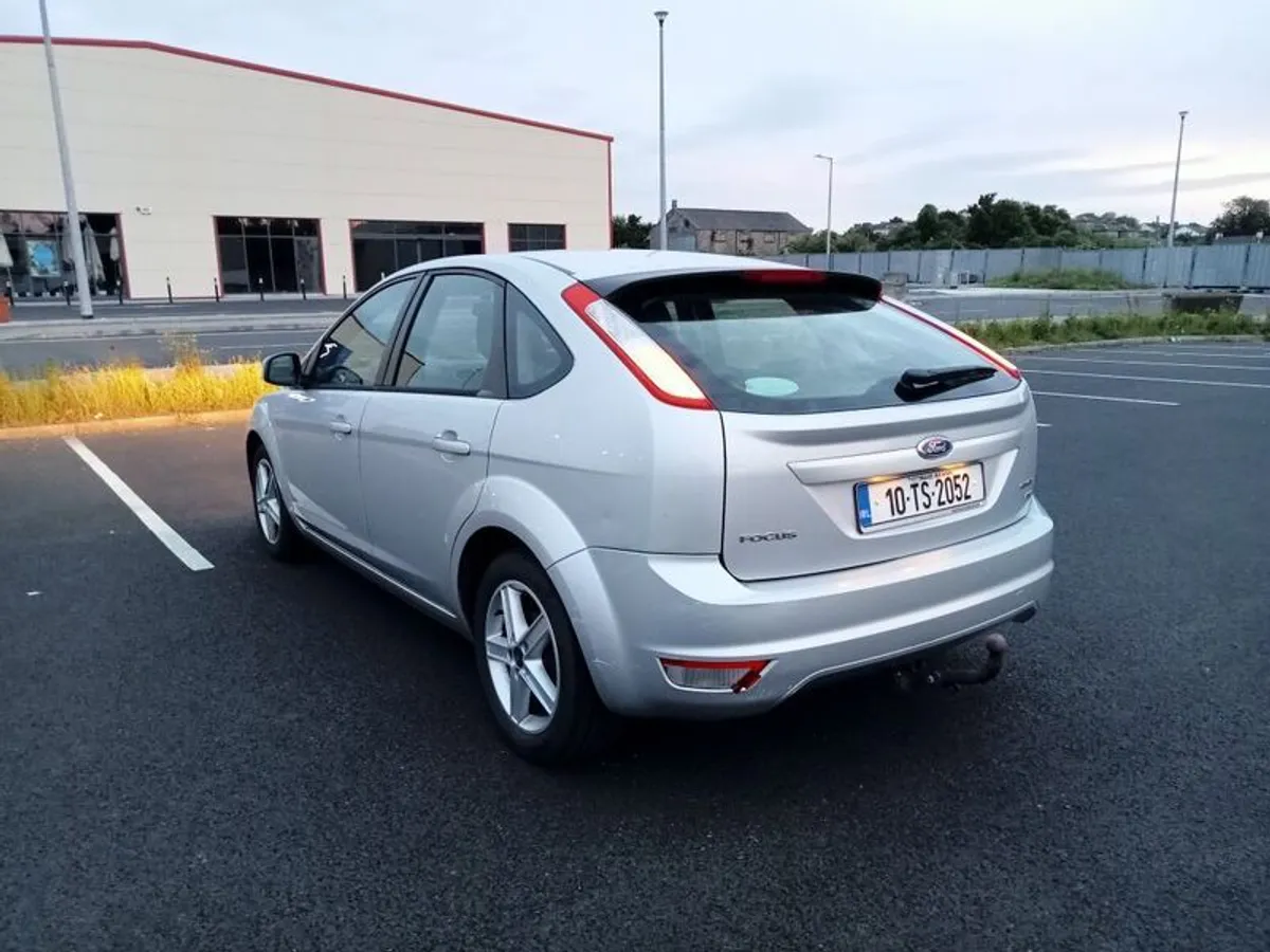 2010 Ford Focus - Image 3