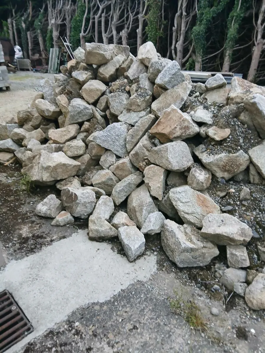 Approximately 17 ton of granite building stone - Image 1
