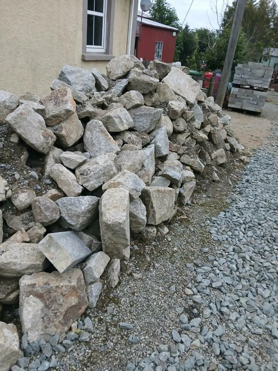 Approximately 17 ton of granite building stone - Image 3