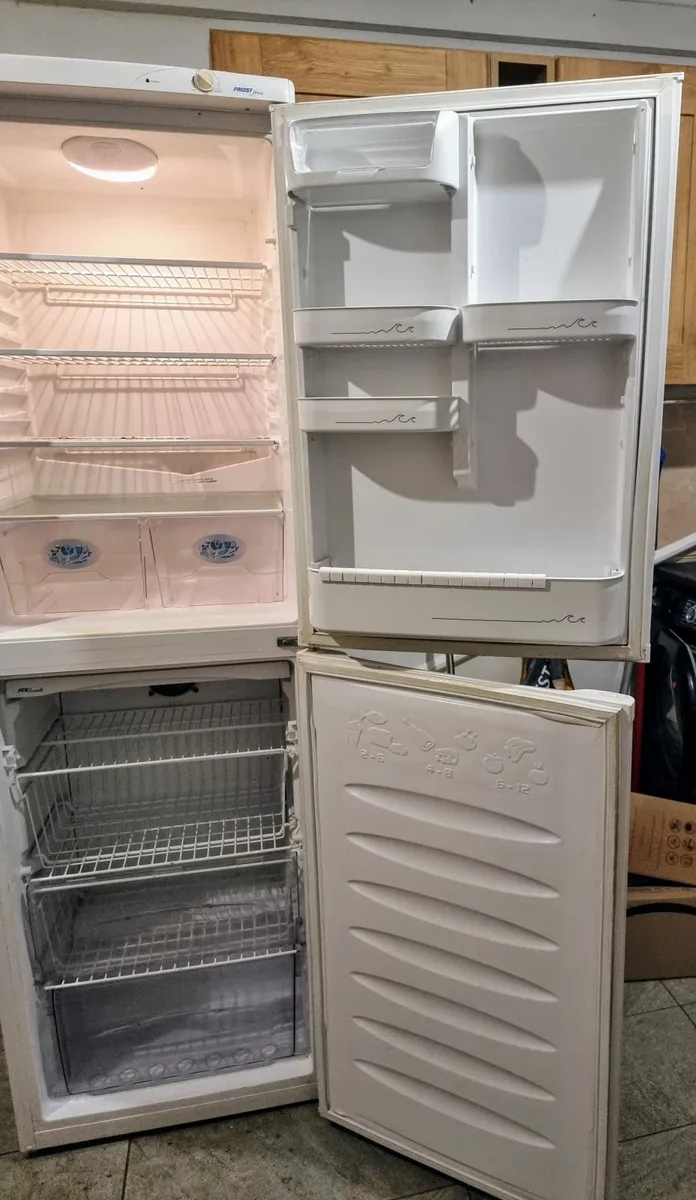Fridge freezer - Image 2