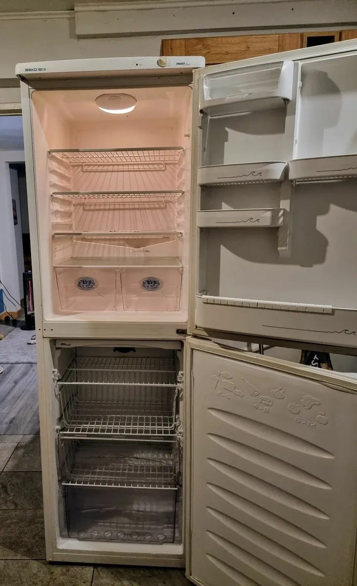 Fridge freezer - Image 3