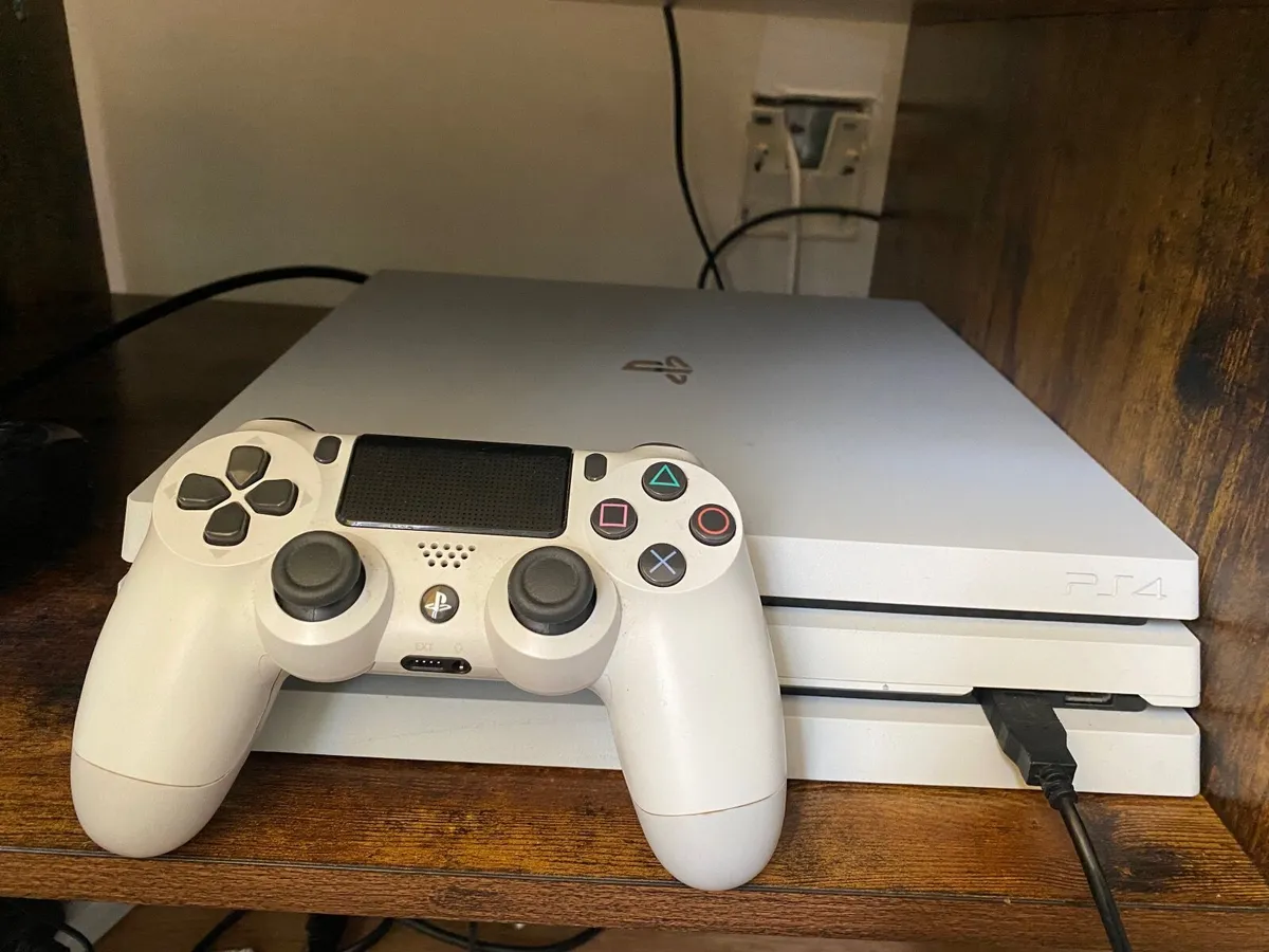 Playstation 4 pro - Image 1