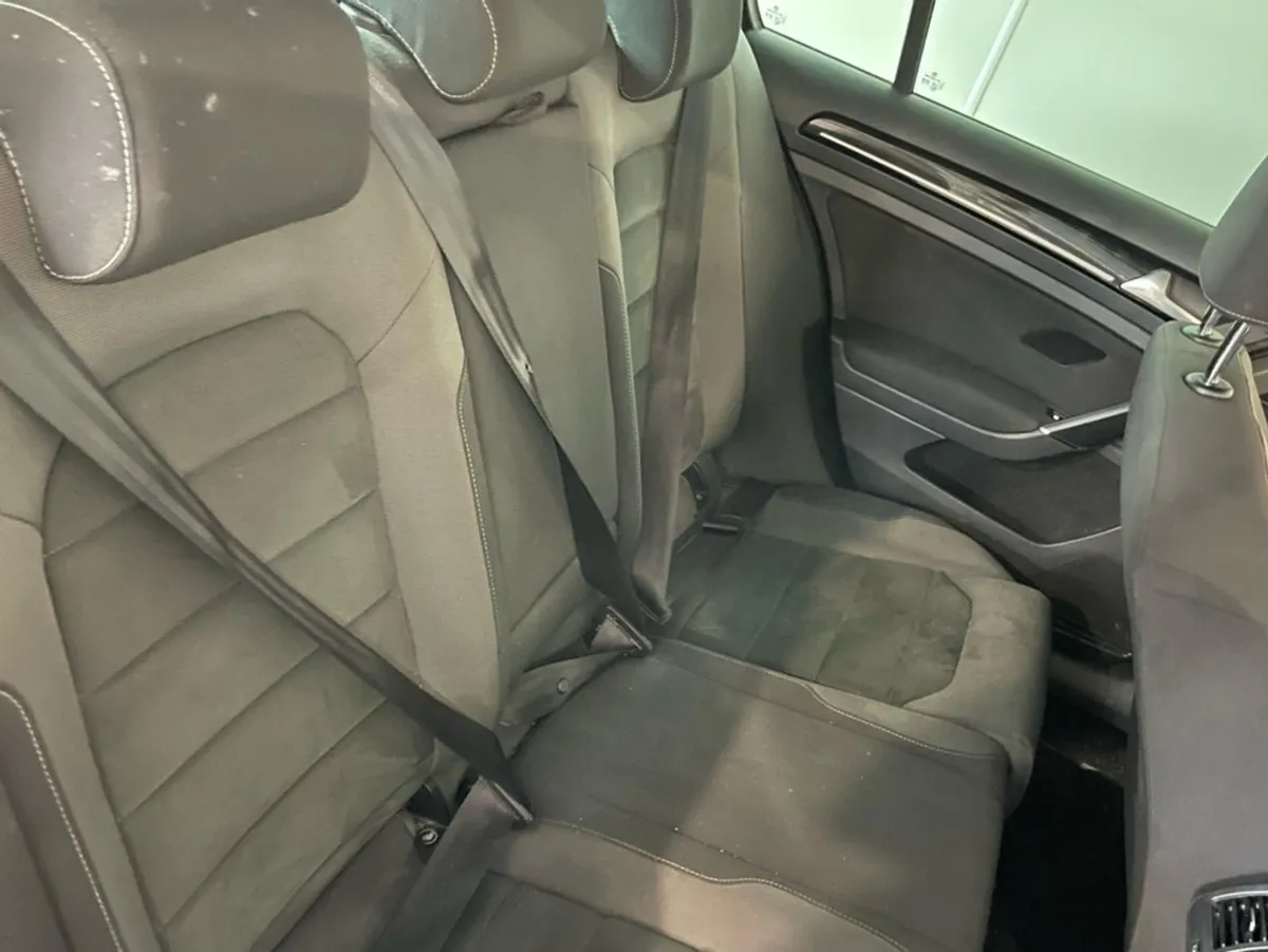 Volkswagen Golf Highline 1.0 TSI Manual 6speed FW - Image 4