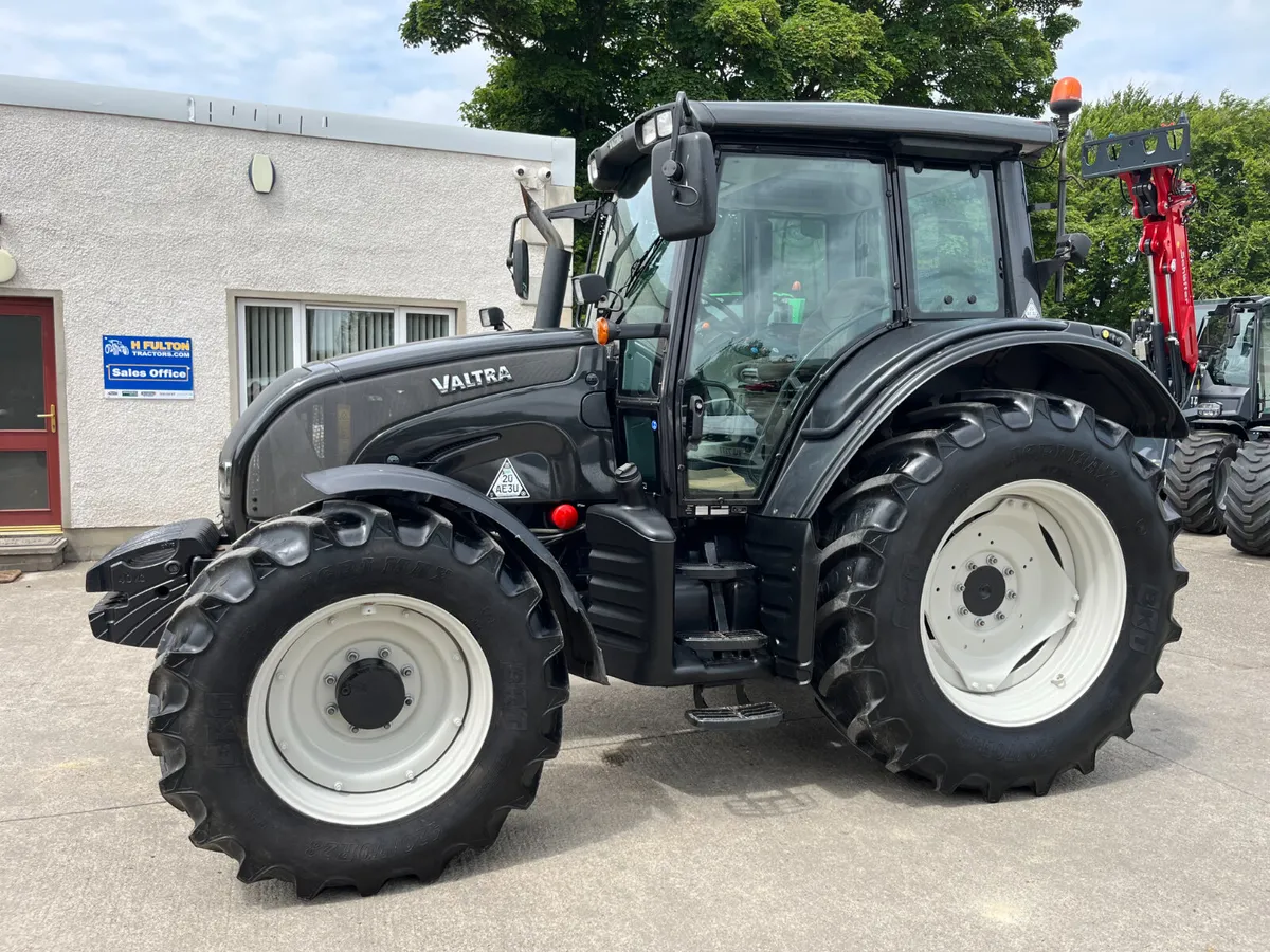 Valtra N121 - Image 1