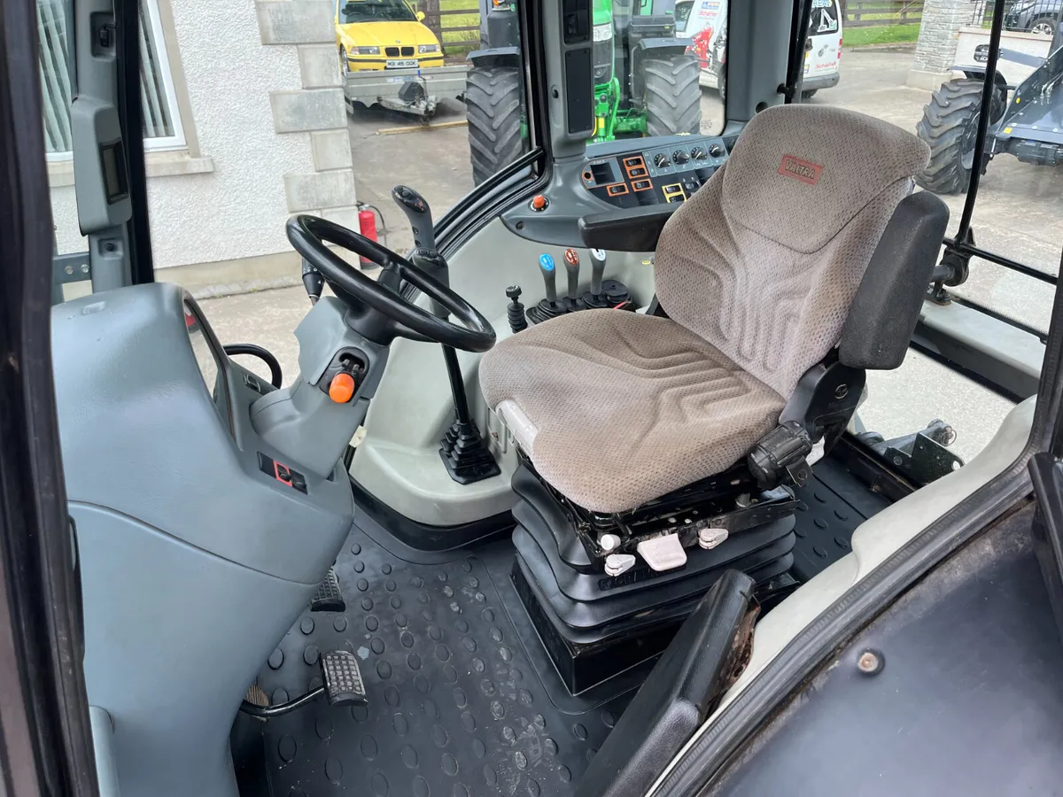 Valtra N121 - Image 2