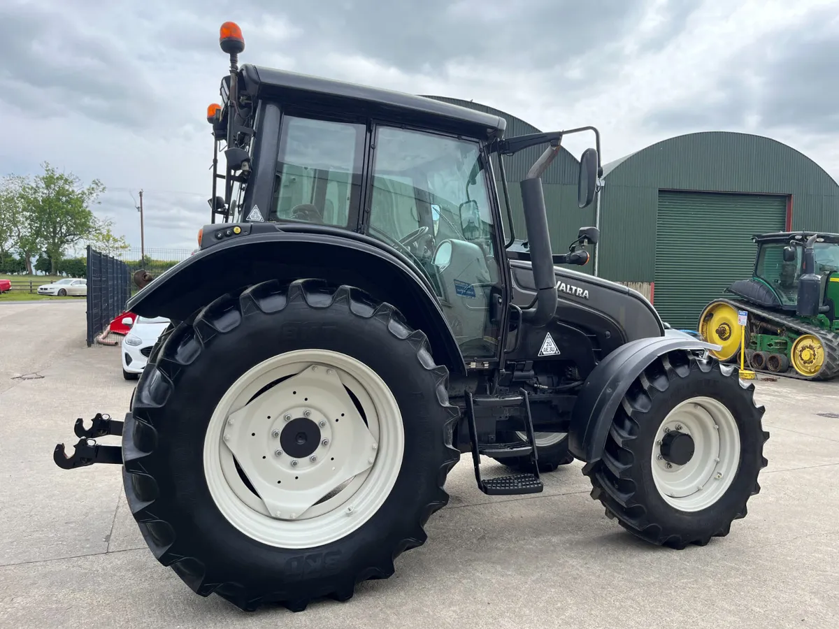 Valtra N121 - Image 4