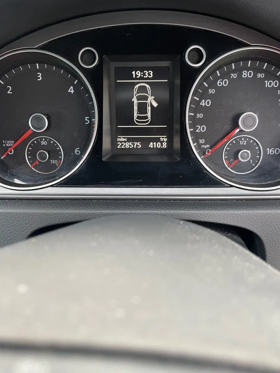 Volkswagen Passat 2012 - Image 4