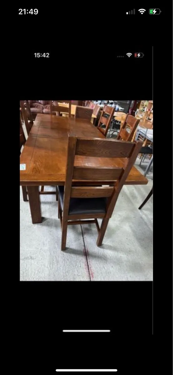 Extendable table & 6 chairs - Image 3