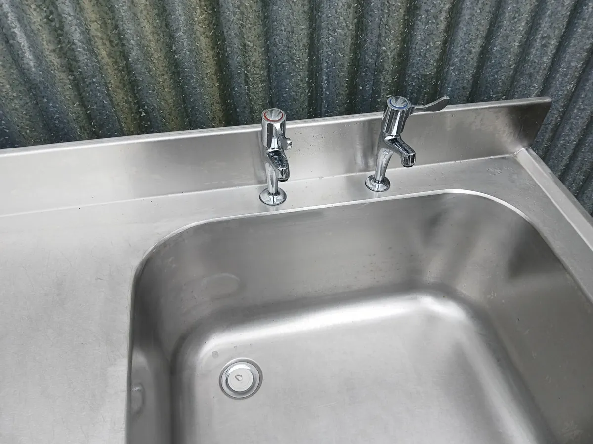 Stainless steel cabbinet /new ...delivered - Image 4