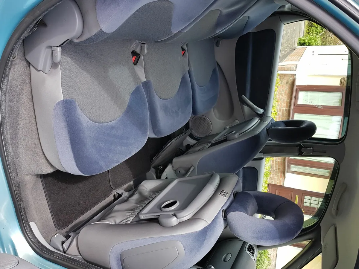 Car - Image 2
