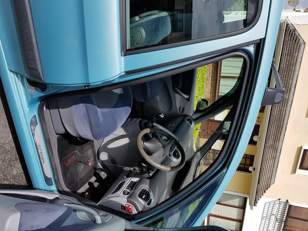 Car - Image 4