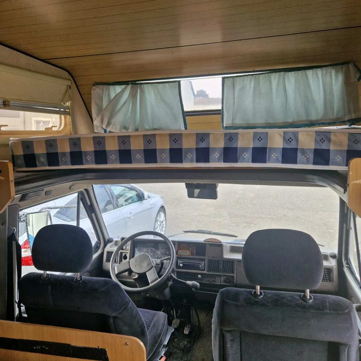 Camper van - Image 4