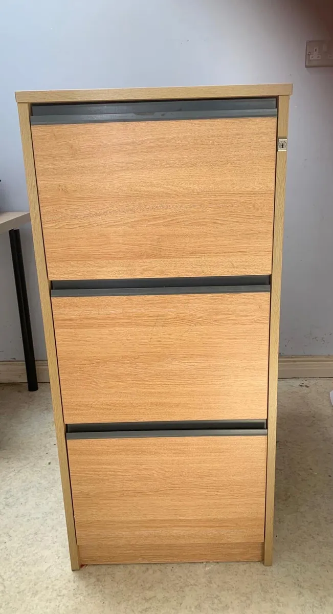 Filing cabinet. Wood effect, excellent condition - Image 2