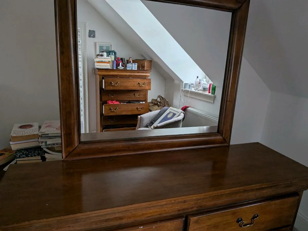 Dressing table - Image 1