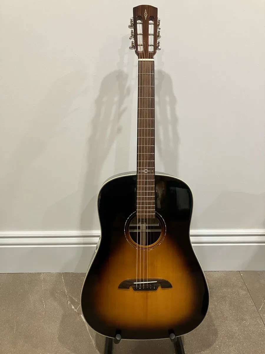 Acoustic guitar - Image 1