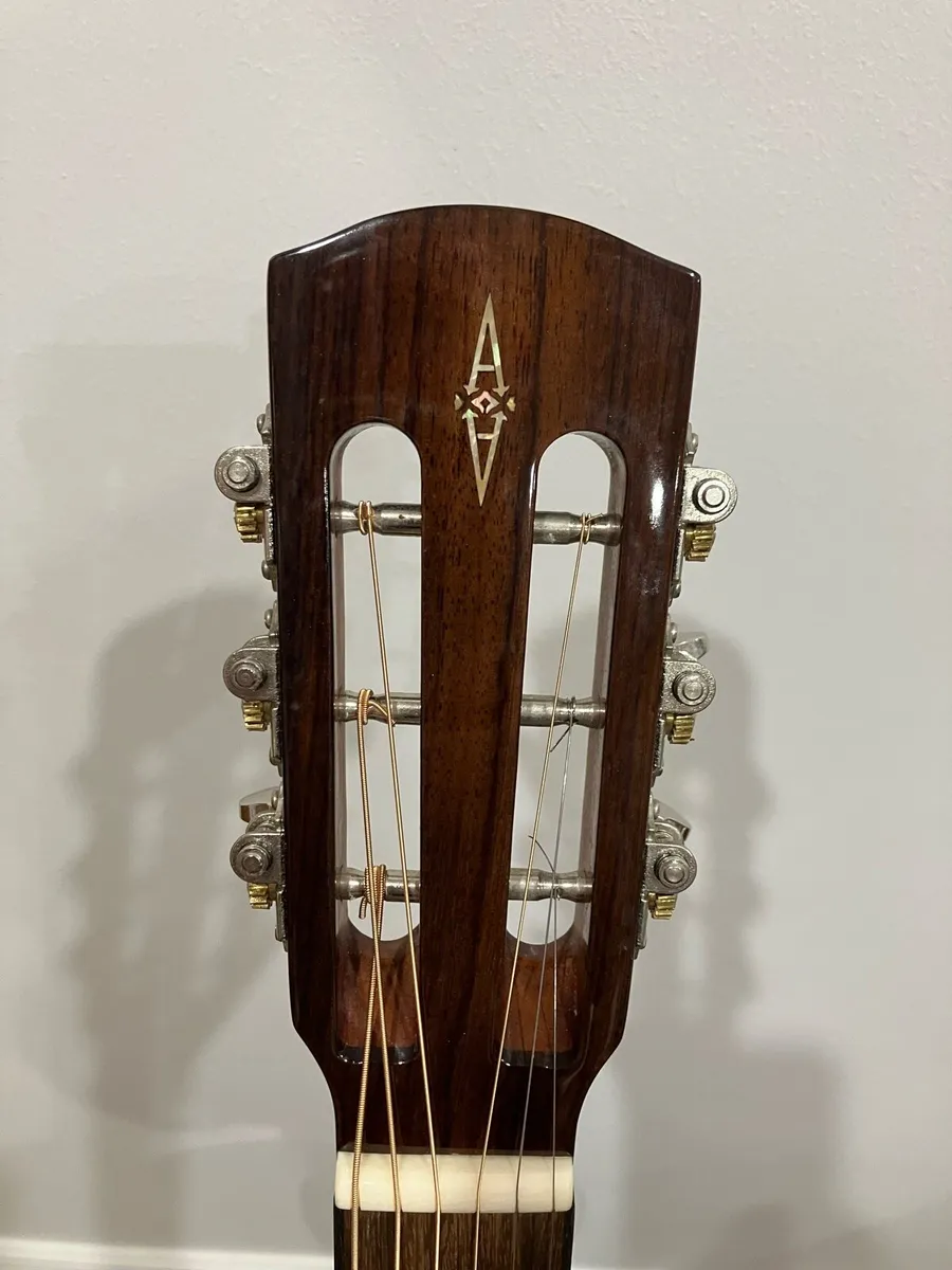 Acoustic guitar - Image 2