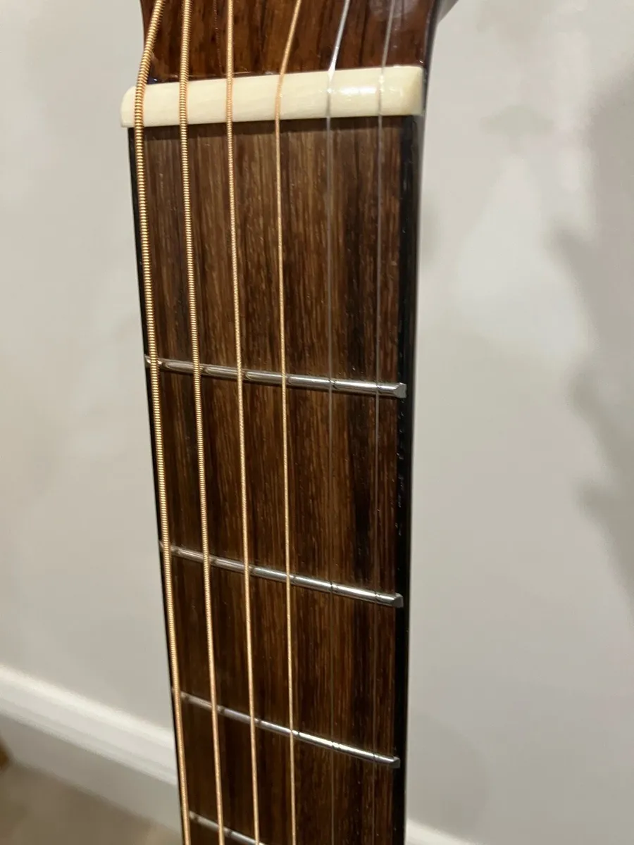 Acoustic guitar - Image 4