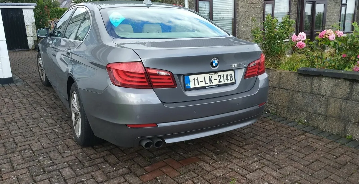BMW 5-Series 2011 - Image 3
