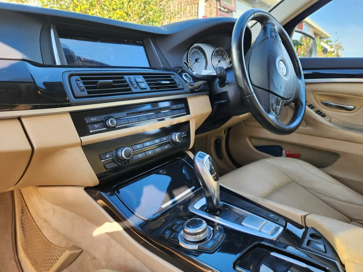 BMW 5-Series 2011 - Image 4
