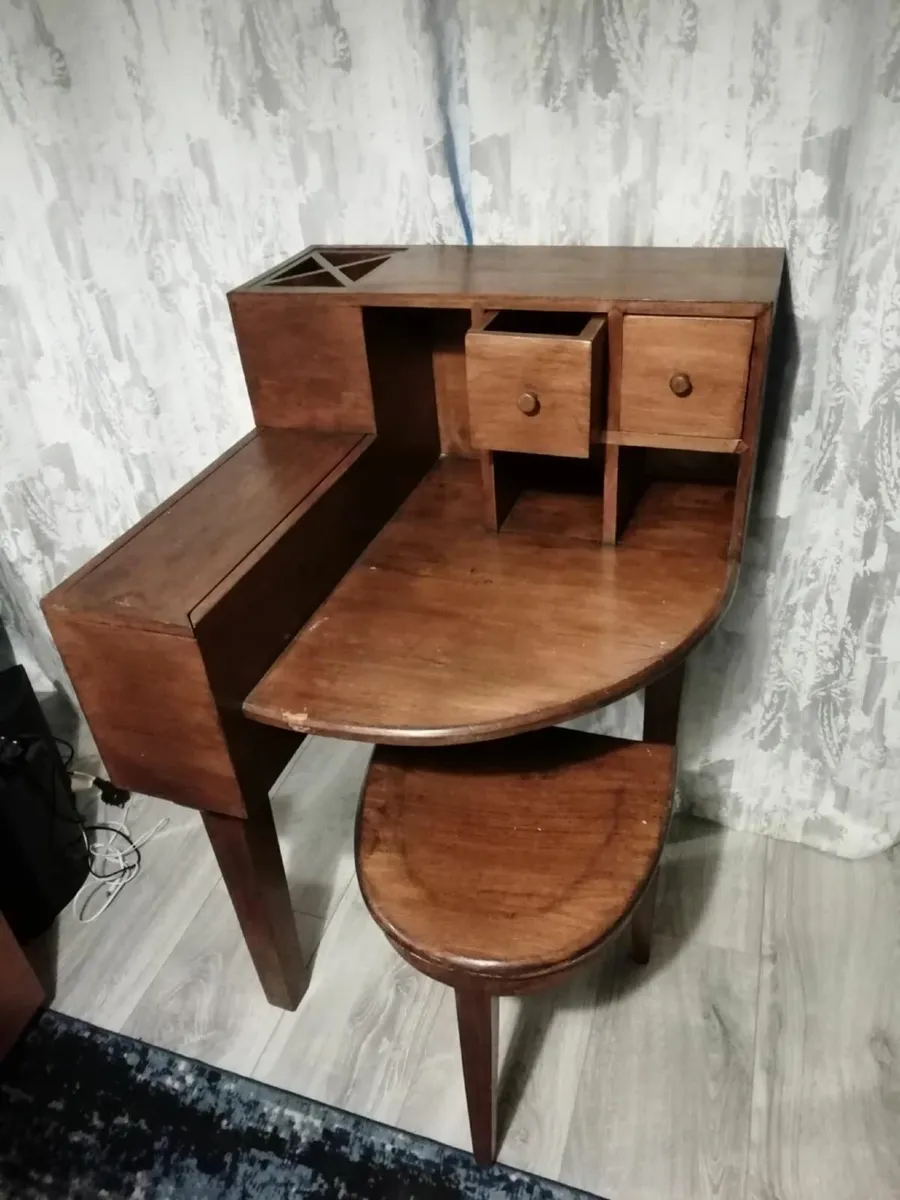 Desk - Image 1