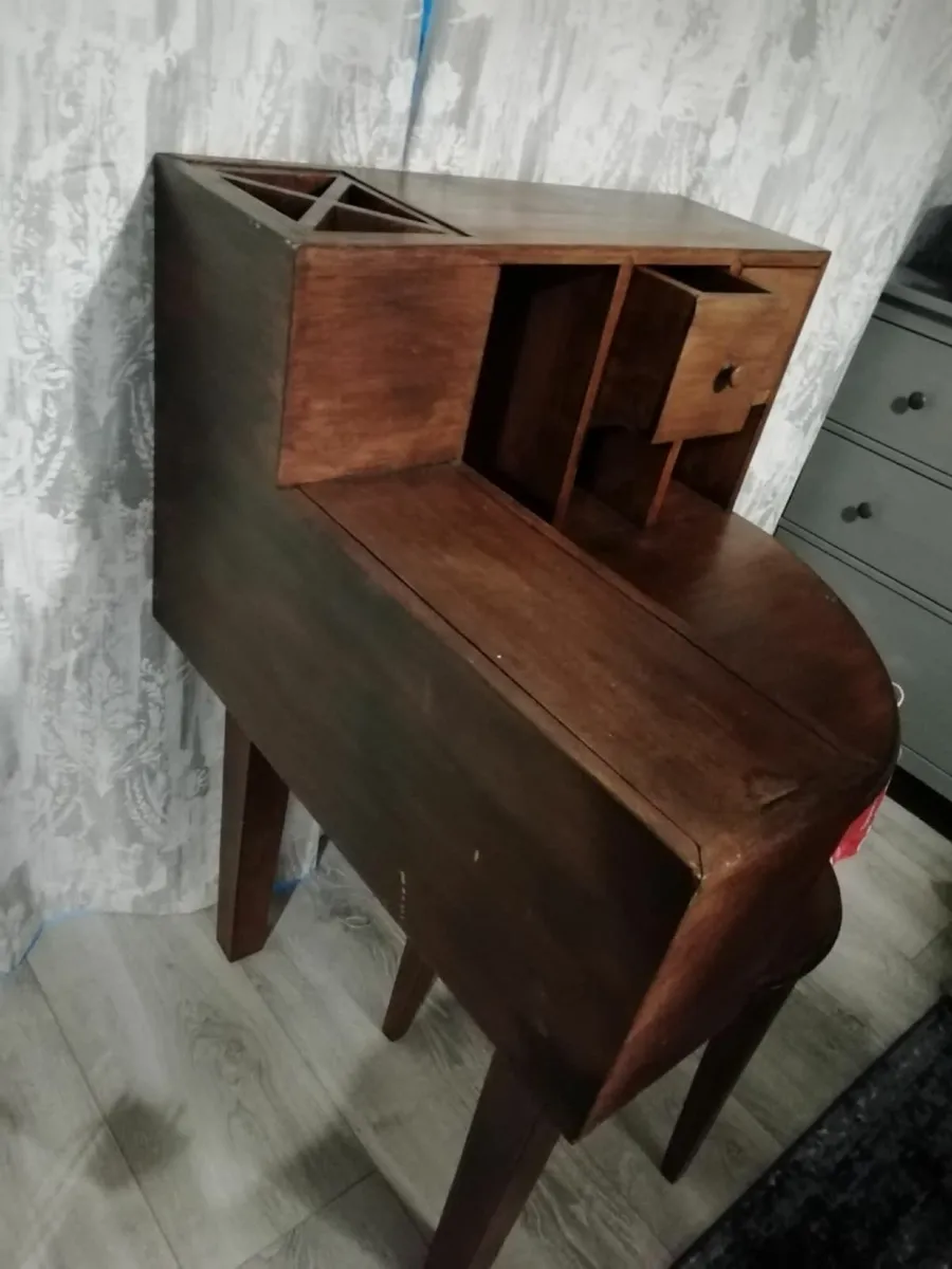 Desk - Image 3