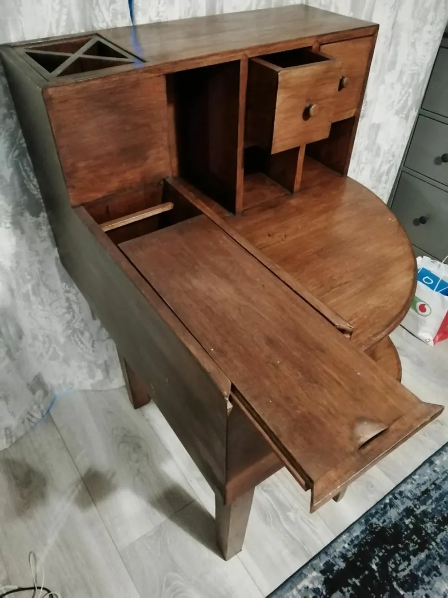 Desk - Image 4