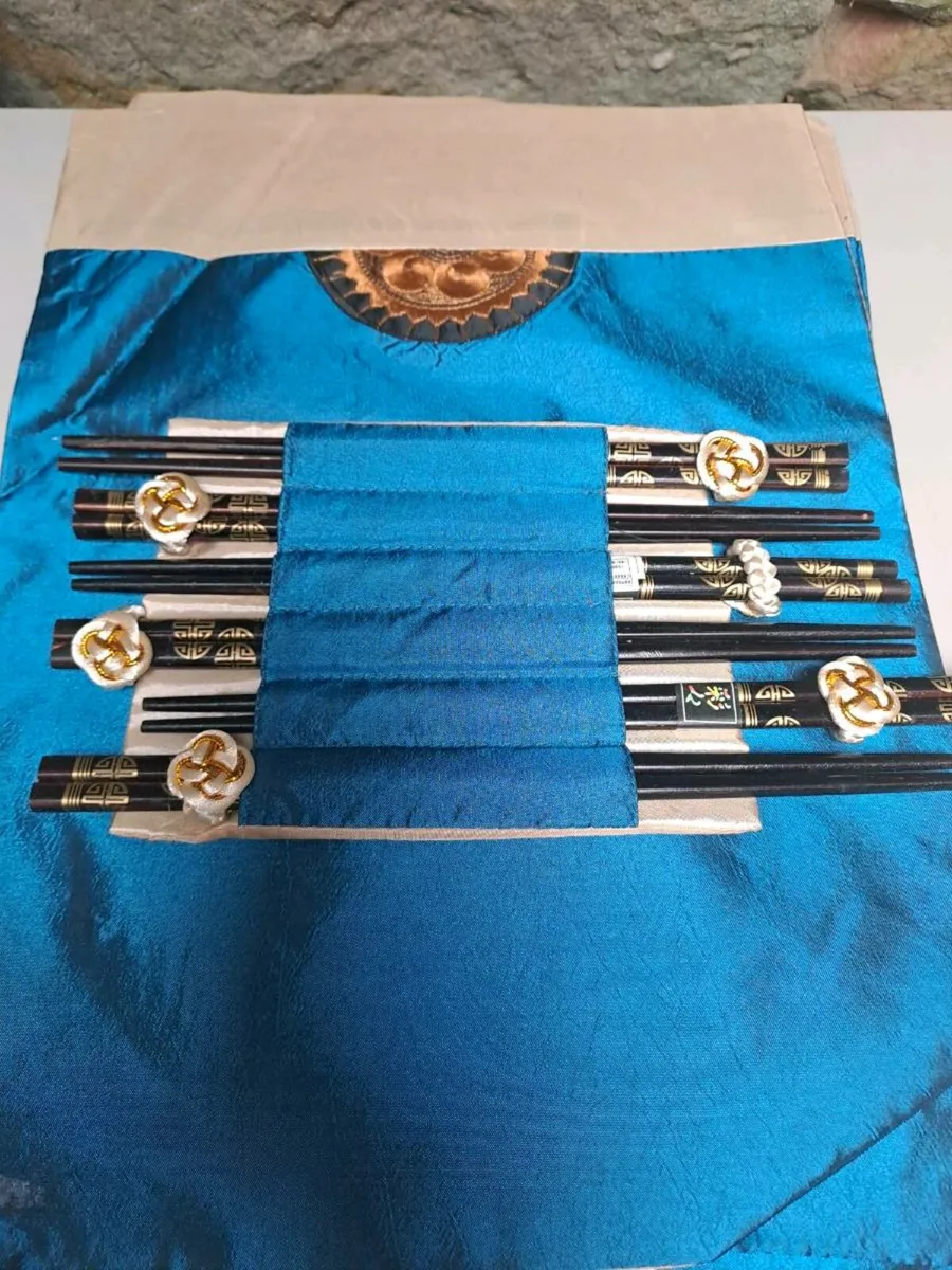 Chinese placemats and chopsticks - Image 1