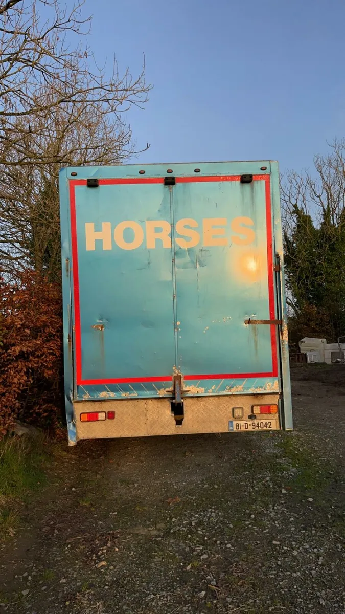 Horse truck - Image 2