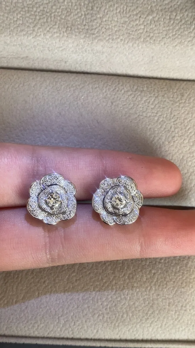 Diamond earrings - Image 1