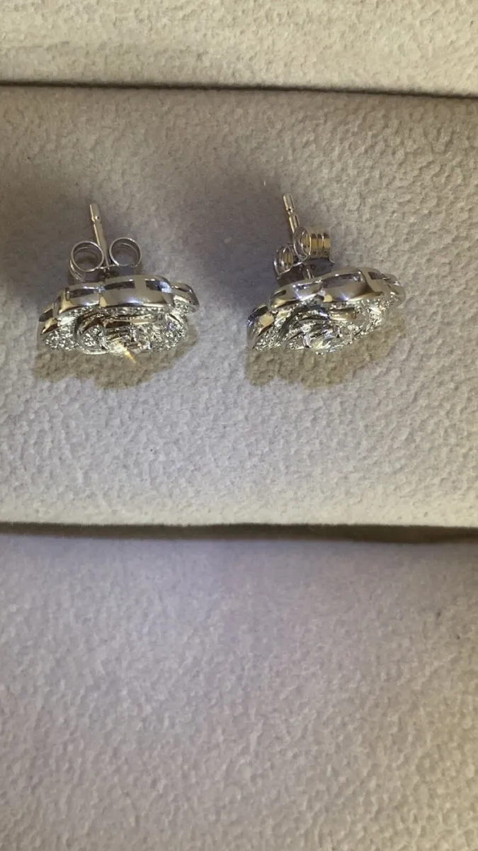 Diamond earrings - Image 3