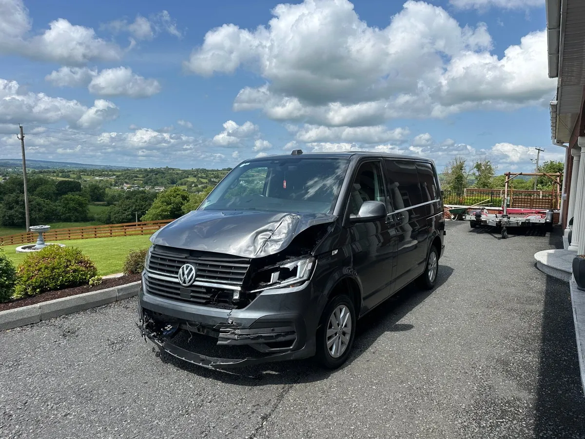 2020 Volkswagen Transporter damage repairable - Image 2