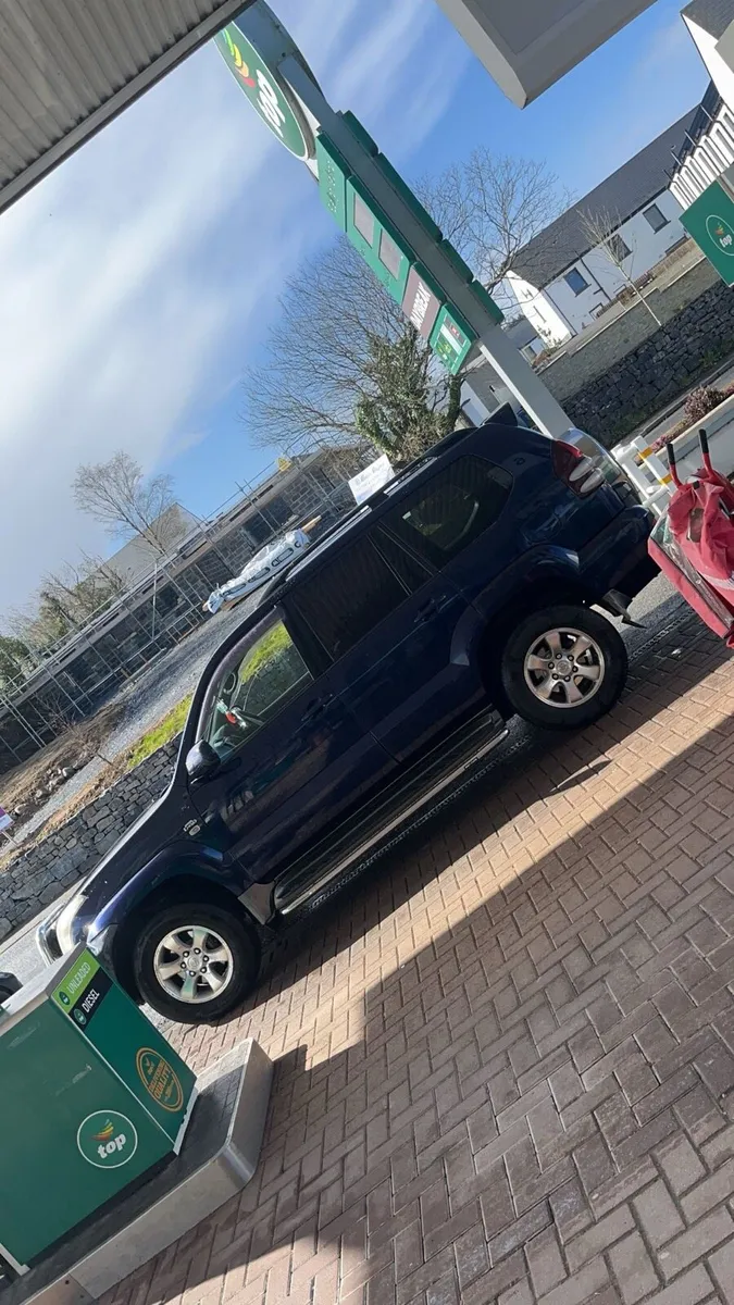 TOYOTA LANDCRUISER - Image 3