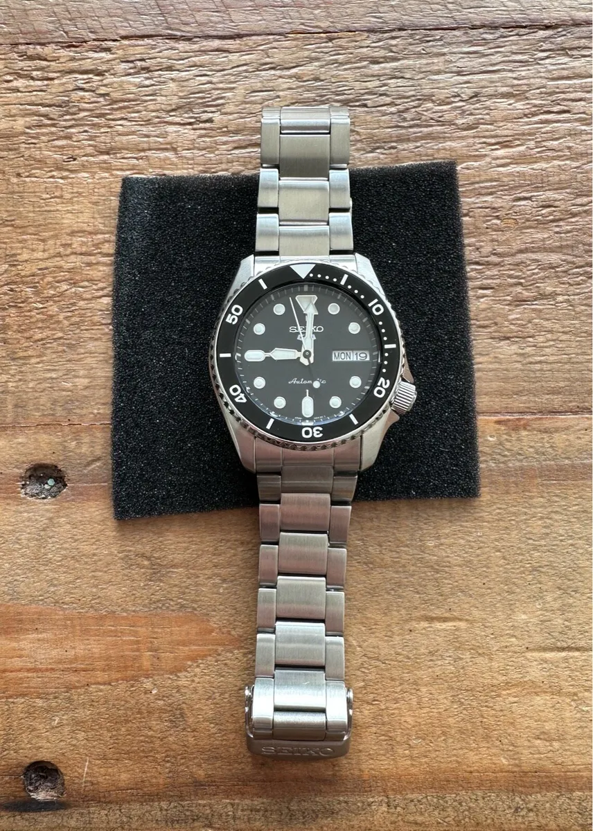 Seiko 5 Sports SKX Sports Style 38mm Watch - Image 2