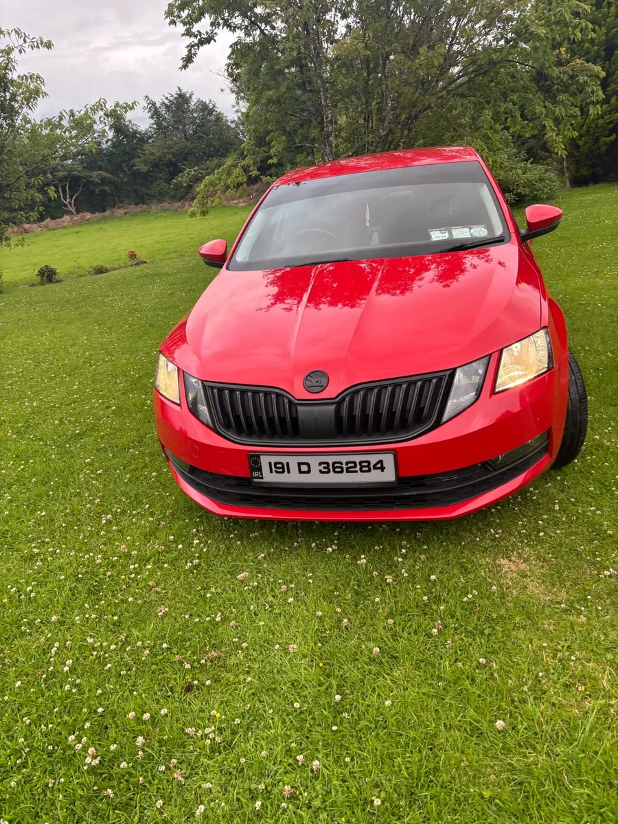 Car - Image 3