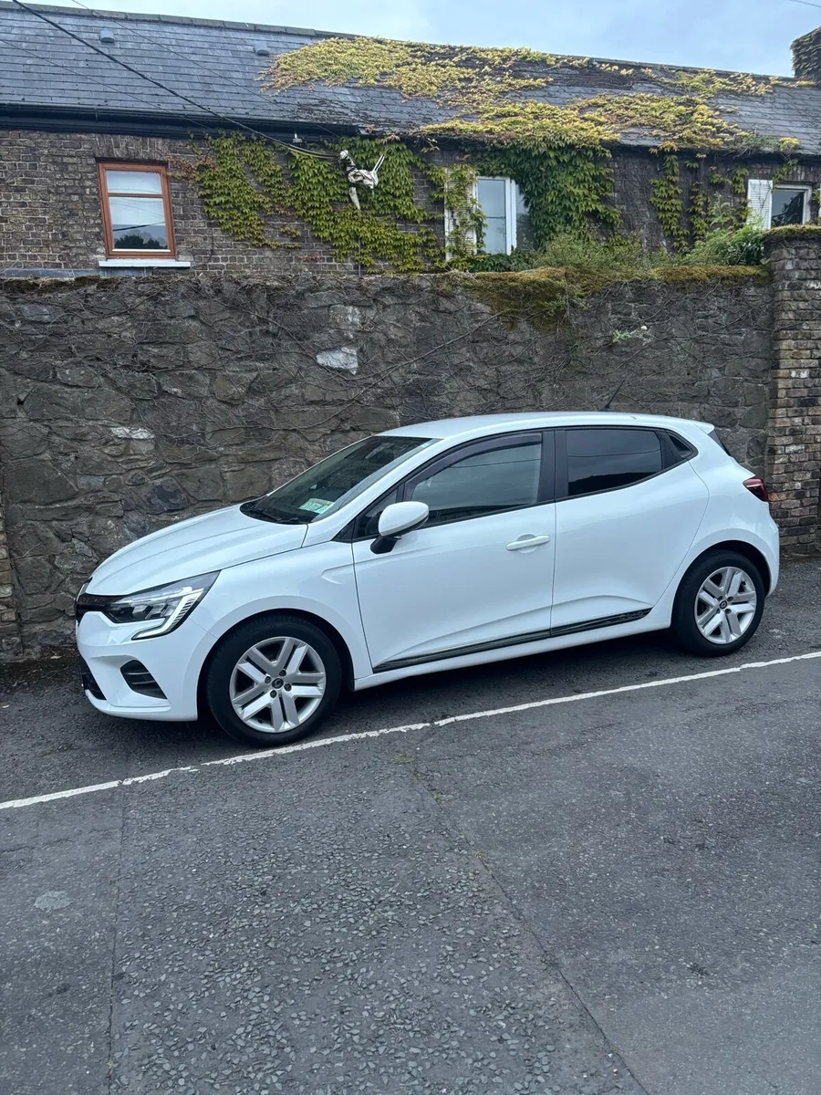 Renault Clio TCE100 White - Image 1