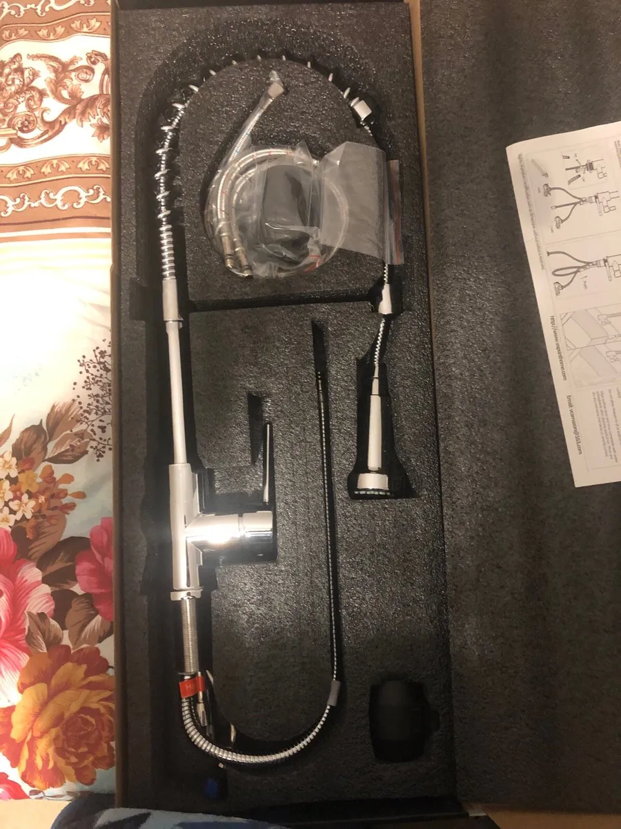 Kitchen mixer taps chrome swivel pull out - Image 1