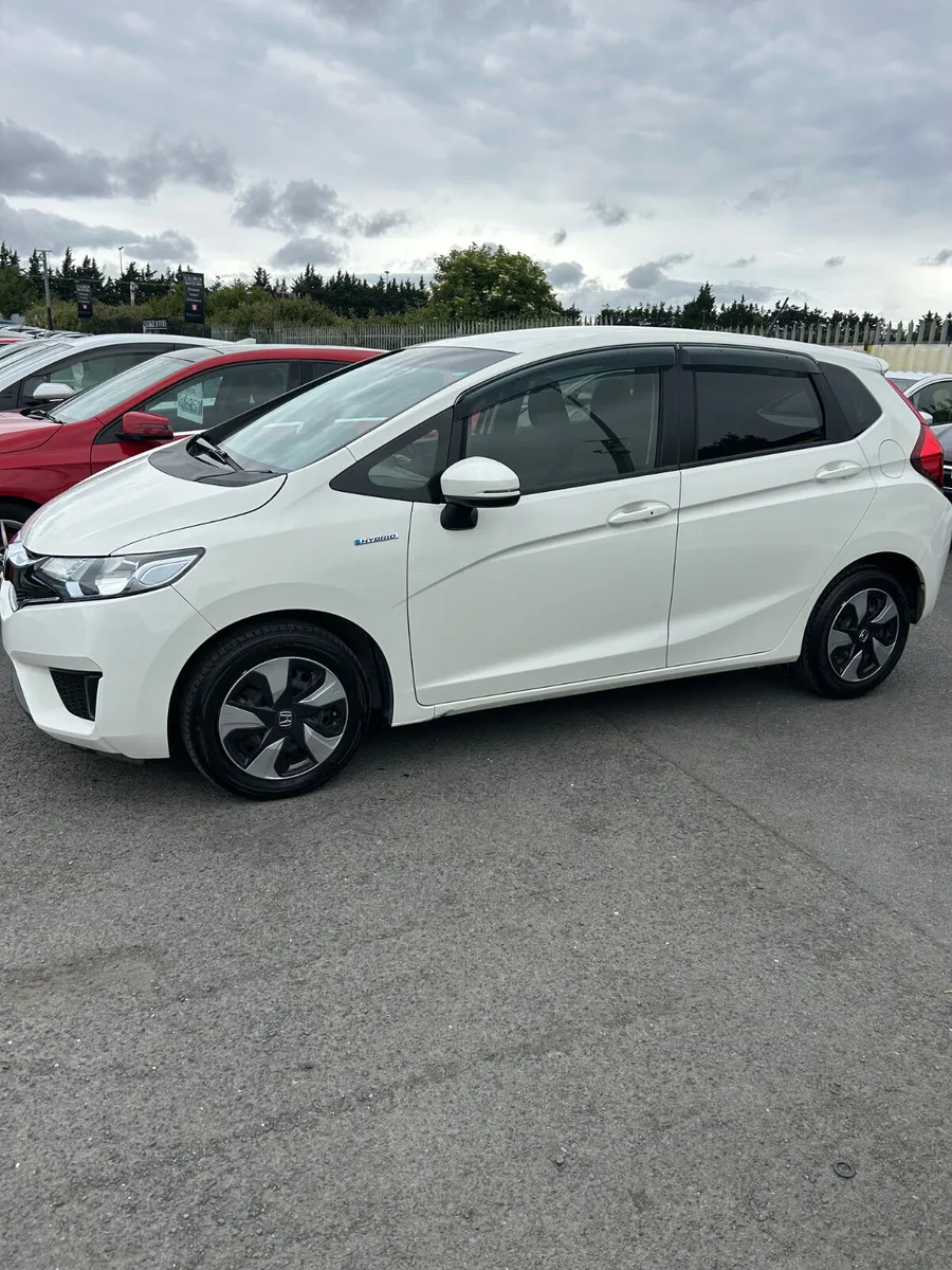 Honda fit auto hybrid low millage - Image 2
