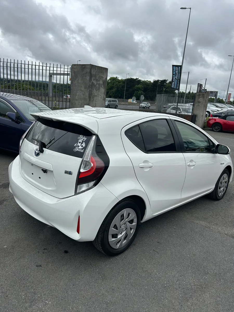 Toyota Aqua Hybrid auto - Image 4