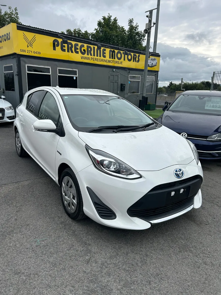 Toyota Aqua Hybrid auto - Image 2