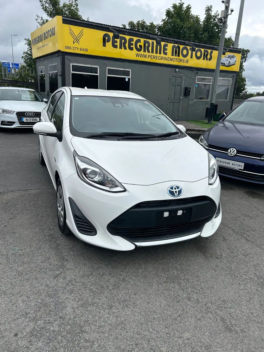 Toyota Aqua Hybrid auto - Image 1