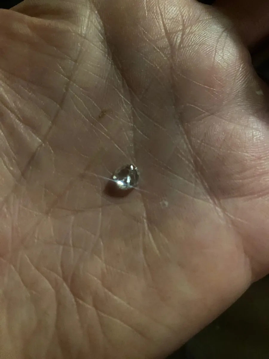 Uncut, raw perfect colourless diamond >1ct - Image 3