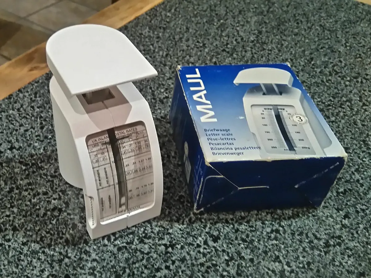 SMALL LETTER WEIGHING SCALES. - Image 1