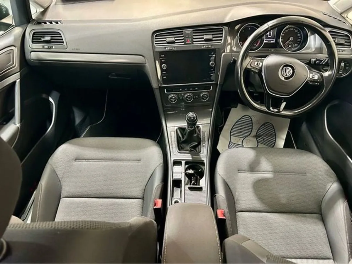 Volkswagen Golf Comfortline 1.6 TDI Manual 5speed - Image 3
