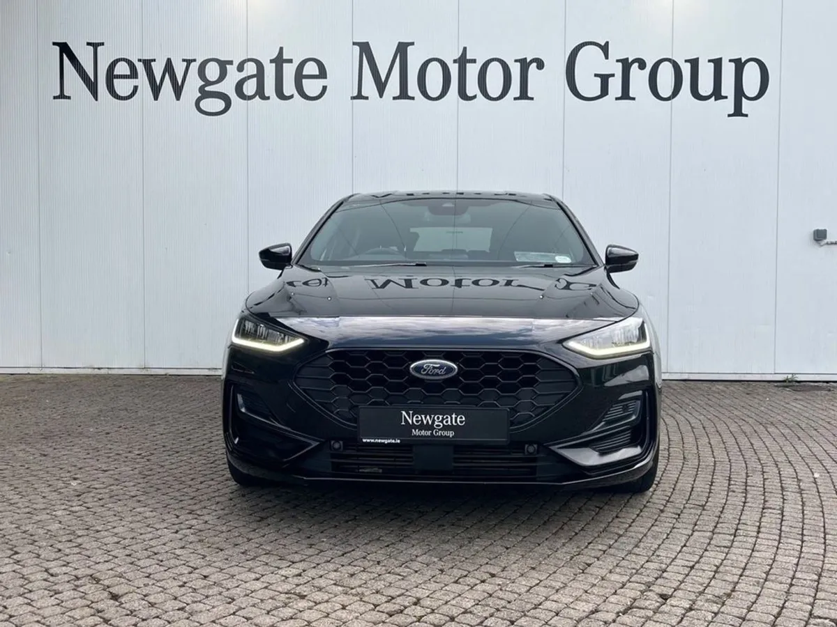Ford Focus St-line Style 5D 1.0t 125 M6 4 - Image 2