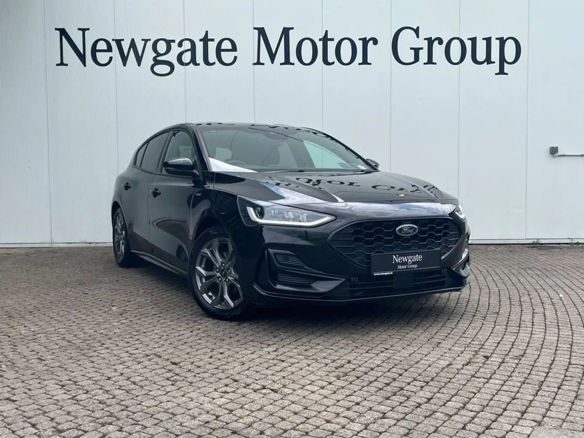 Ford Focus St-line Style 5D 1.0t 125 M6 4 - Image 3